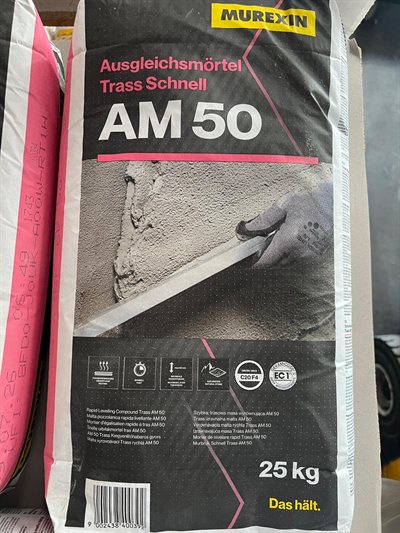 Murexin Ausgleichsmörtel Trass Schnell AM 50, Gebinde im Regal bei Karsen Baustoff
