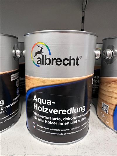 Albrecht Aqua-Holzveredlung, Gebinde im Regal bei Karsen Baustoff