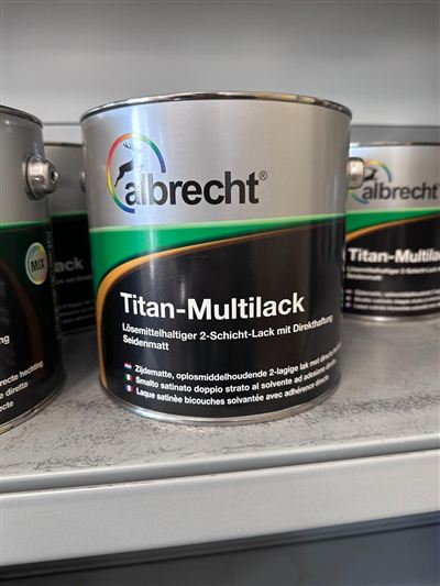 Albrecht Titan-Multilack, Gebinde im Regal bei Karsen Baustoff
